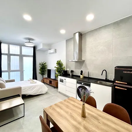 Urban Escape Comfort Meets Luxury, 4 Ppl Apartment Valencia