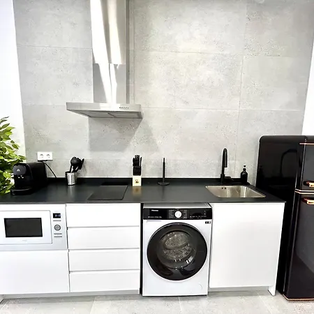 Urban Escape Comfort Meets Luxury, 4 Ppl Apartment