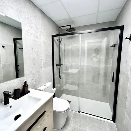 Urban Escape Comfort Meets Luxury, 4 Ppl Apartment Valencia