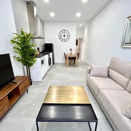 Urban Escape Comfort Meets Luxury, 4 Ppl Apartment