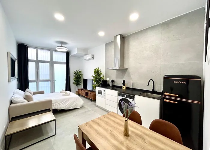 Urban Escape Comfort Meets Luxury, 4 Ppl Апартаменты Валенсия