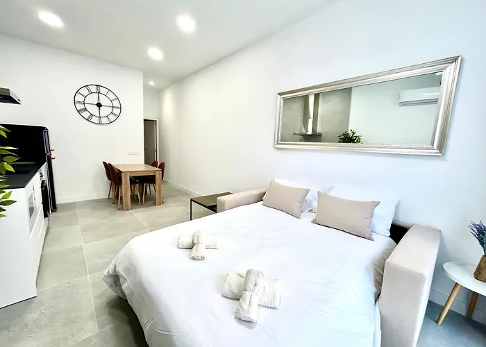 Urban Escape Comfort Meets Luxury, 4 Ppl Апартаменты *