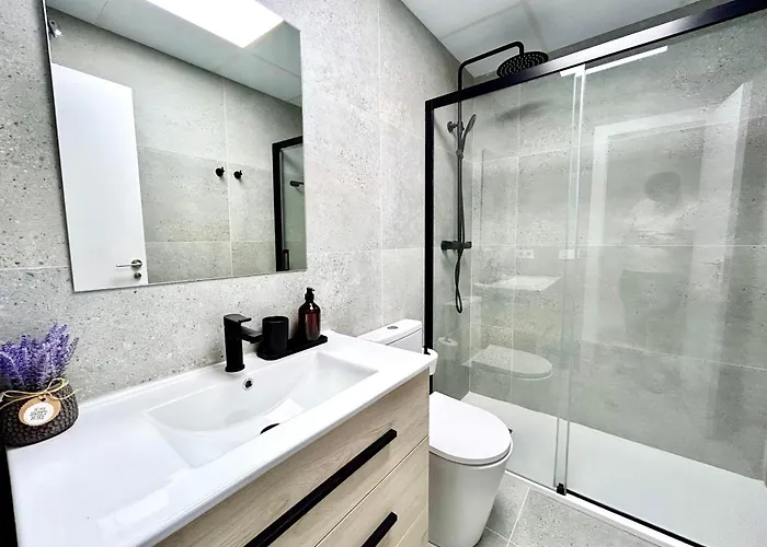 Urban Escape Comfort Meets Luxury, 4 Ppl Апартаменты Валенсия